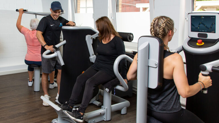 Mit Fitness-Training am EGYM-Zirkel ein Plus an Mehrwert für die Gesundheit gewinnen